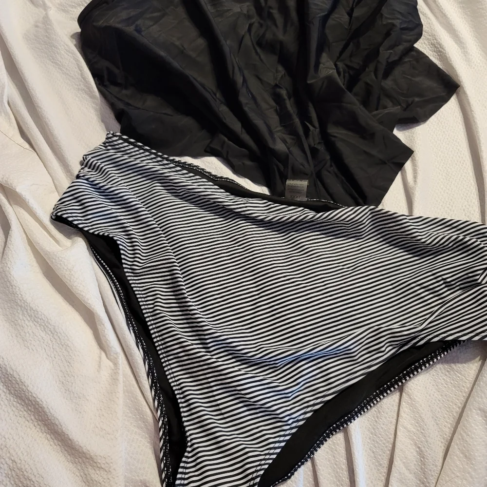 NWT PLUS SIZE FLOUNCE TOP SLIMMING RUCHED STRIPED SWIM SUIT BATHING 3X XXXL